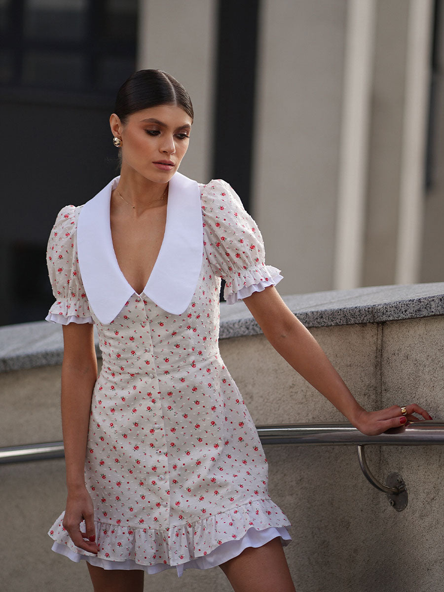 Mini dress with a white collar
