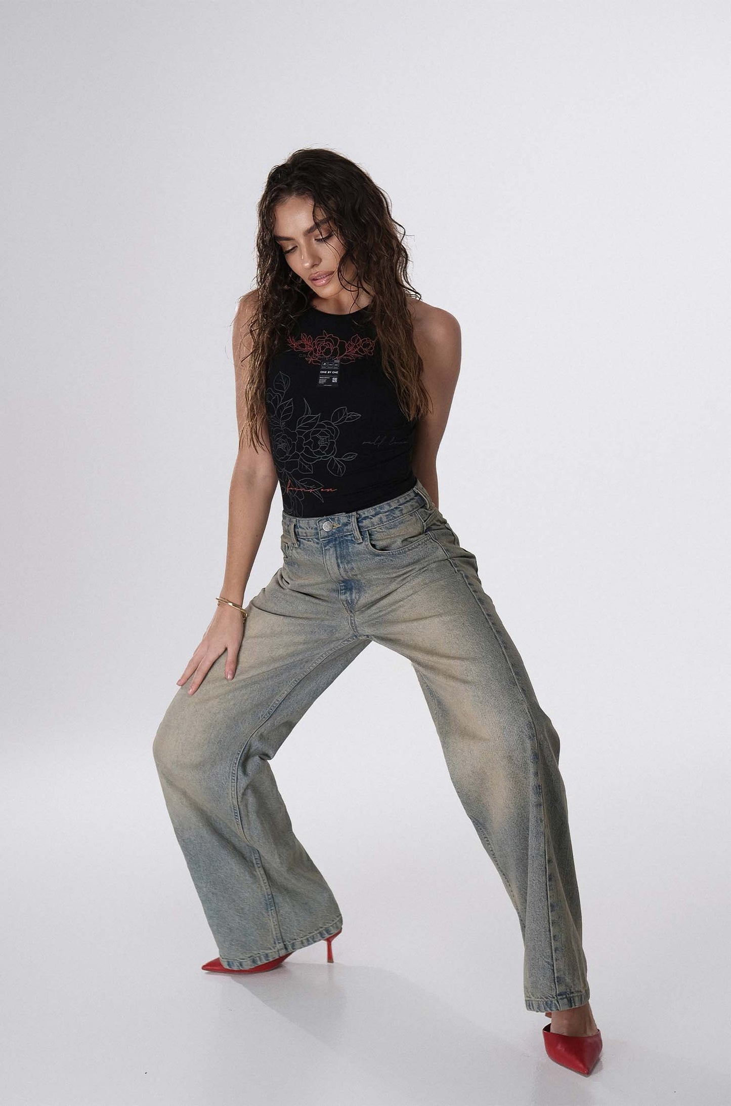 Sleeveless Bodysuit with Flower