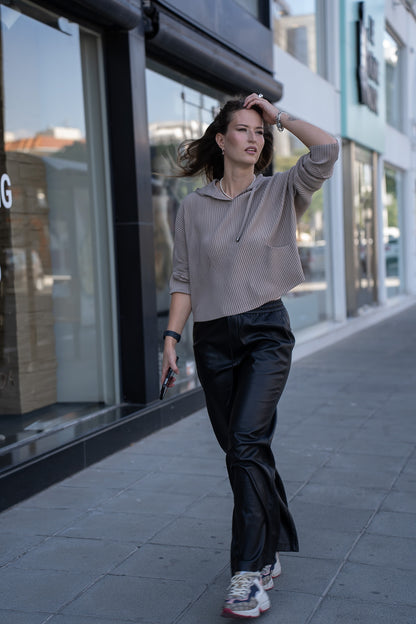 Hoodie “Casual Ribbed Elegance”